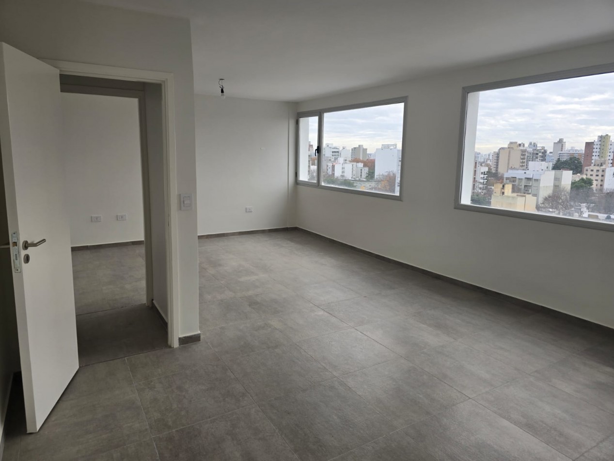Venta. Departamento Tipo Duplex de 2 Dormitorios, cochera y terraza privada, Zona Parque Saavedra.