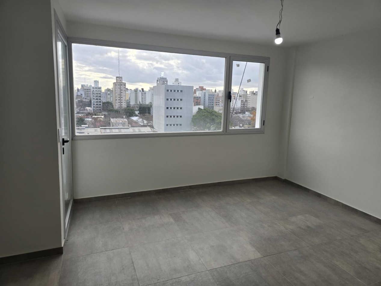 Venta. Departamento Tipo Duplex de 2 Dormitorios, cochera y terraza privada, Zona Parque Saavedra.