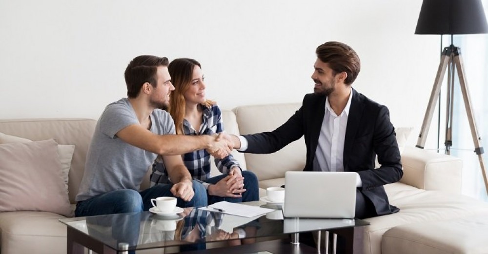 Técnicas de Cierre de Ventas Inmobiliarias: Una Guía para Profesionales en Formación