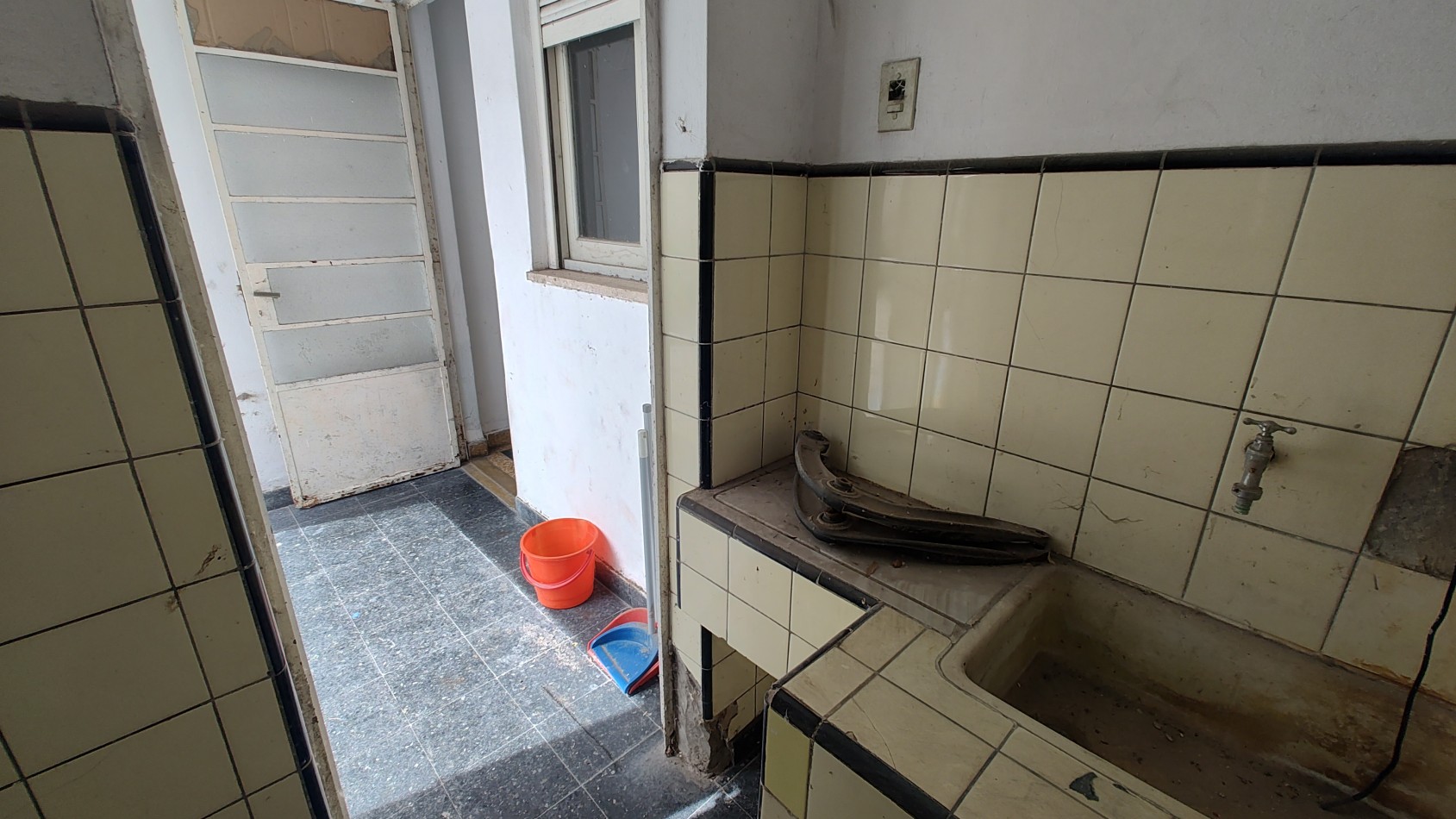 Venta, Casa e 2 dormitorios, Calle 7 e 64 y 65, Zonificacion U/C2b
